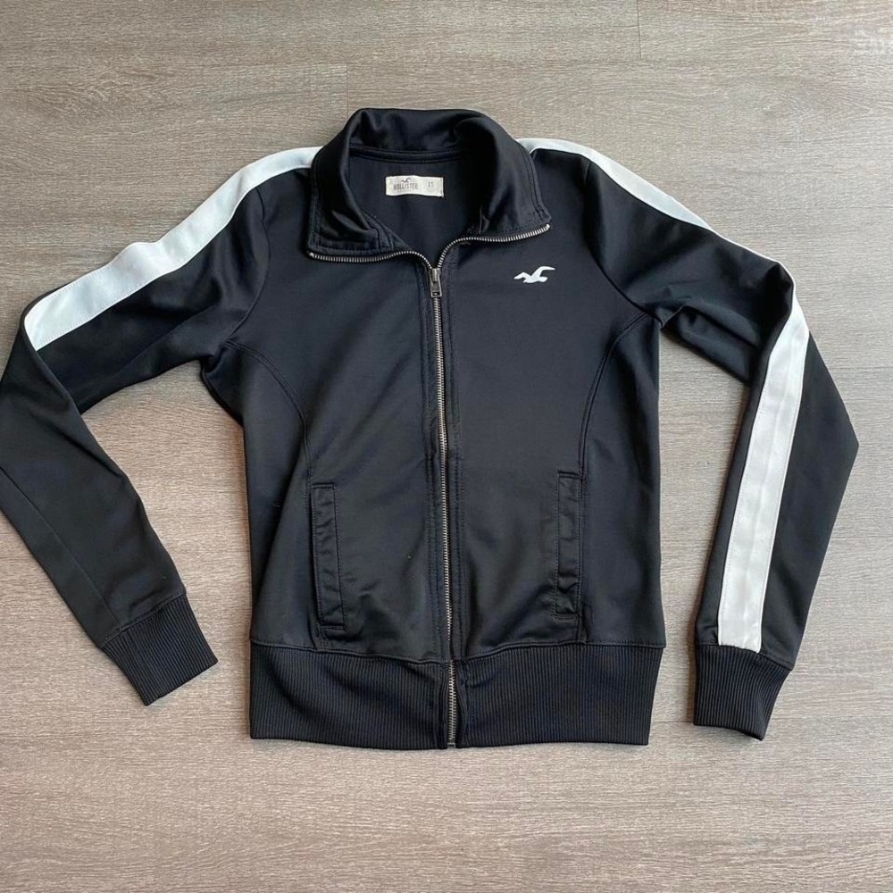Hollister XS Black and White Zip Up‎ Sweater with White Stripe Y2K1215